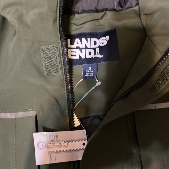 NWT men’s Lands End heavy coat for the winter - Picture 2 of 9